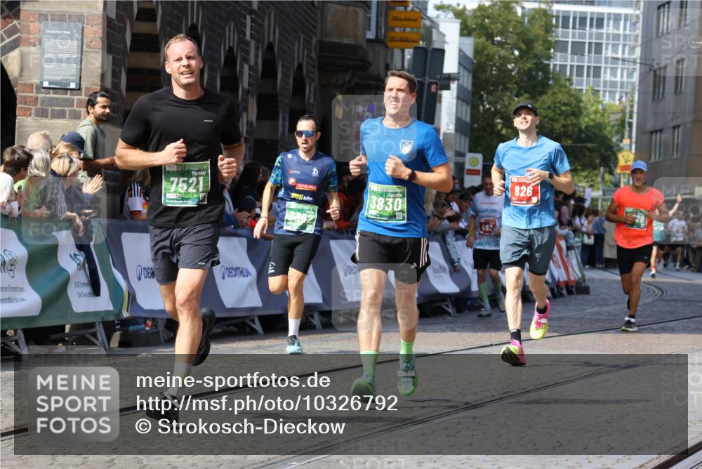 13.09.2026 - 21. swb-Marathon Bremen Strokosch-Dieckow http://msf.ph/oto/10326792 13.09.2026 13:12:13 Ziel 493, 826, 863, 2444, 3336, 4368, 4651, 4698, 5521, 5585, 5893, 6668, 8996, 9398, 13055, 899, 1517, 2480, 3362, 3830, 4560, 7328, 7521, 8981 meine-sportfotos.de