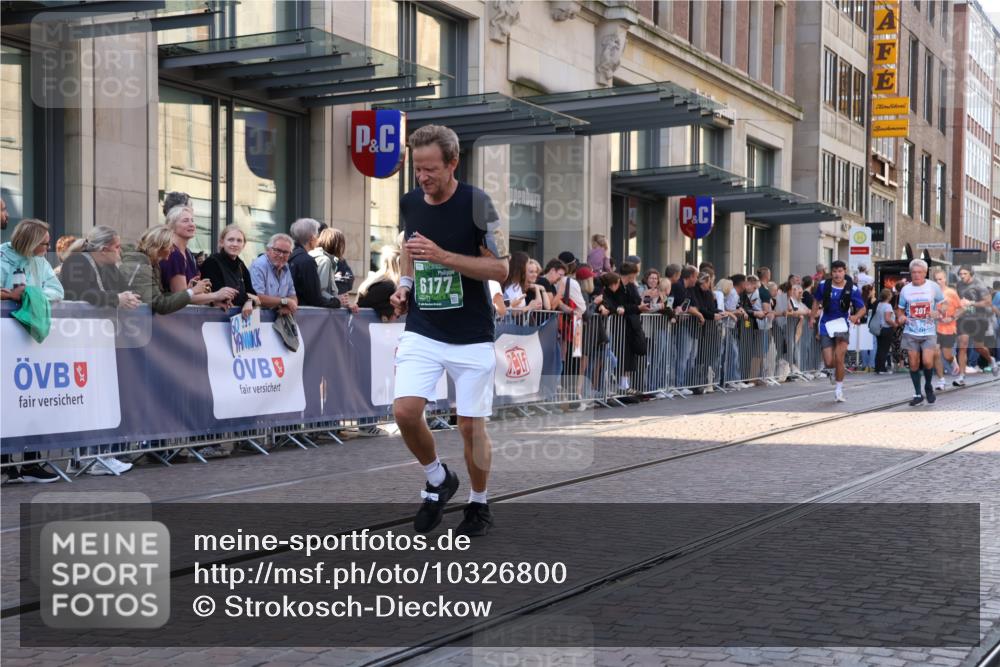 13.09.2026 - 21. swb-Marathon Bremen Strokosch-Dieckow http://msf.ph/oto/10326800 13.09.2026 13:20:26 Ziel 541, 769, 876, 1056, 1528, 1881, 2425, 2640, 3356, 3813, 3866, 4174, 4316, 4357, 4482, 4612, 5161, 5213, 5493, 5855, 5954, 6177, 6401, 6495, 6496, 6680, 7411, 7517, 8005, 8141, 8804, 9162, 9691, 9721, 9949, 13126, 201, 232, 334, 655, 1058, 1197, 1537, 1646, 1750, 1931, 2122, 2493, 2577, 2885, 2903, 2953, 3685, 3690, 4351, 4358, 5137, 5450, 5493, 5583, 6496, 6901, 7018, 7341, 7531, 7664, 8178, 9047, 9518, 9721, 9756, 13222 meine-sportfotos.de