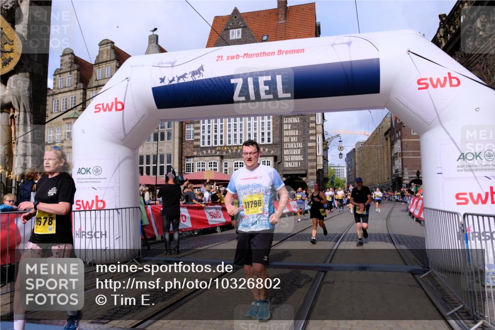 13.09.2026 - 21. swb-Marathon Bremen Tim E. http://msf.ph/oto/10326802 13.09.2026 11:01:40 Ziel 10181, 10560, 10647, 10648, 10678, 10892, 11260, 11306, 11459, 11467, 11550, 11551, 11666, 11751, 11788, 11796, 11798, 11813, 11816, 11969, 11970, 12047, 12062, 12245, 12283, 12390, 12391 meine-sportfotos.de