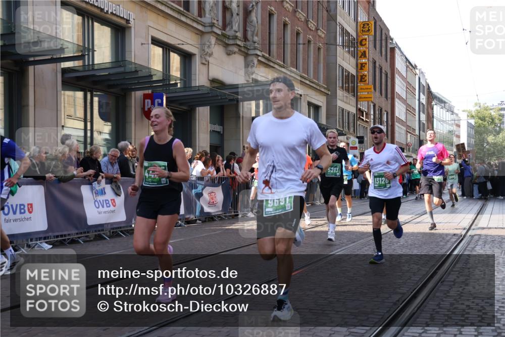 13.09.2026 - 21. swb-Marathon Bremen Strokosch-Dieckow http://msf.ph/oto/10326887 13.09.2026 13:20:30 Ziel 541, 769, 854, 876, 1056, 1881, 2425, 2640, 3356, 3866, 4126, 4174, 4316, 4357, 4465, 4482, 4612, 5161, 5213, 5855, 5954, 6177, 6401, 6680, 7411, 7517, 7902, 8005, 8141, 8622, 8804, 8971, 9162, 9691, 13126, 201, 232, 334, 655, 1197, 1528, 1646, 1750, 2122, 2493, 2577, 2885, 2953, 3685, 3813, 4351, 4357, 4358, 5137, 5450, 5493, 5583, 6495, 6496, 6901, 7018, 7664, 8178, 9047, 9518, 9721, 9756, 9949, 13222 meine-sportfotos.de