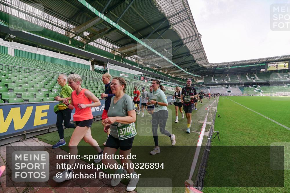 13.09.2026 - 21. swb-Marathon Bremen Michael Burmester http://msf.ph/oto/10326894 13.09.2026 13:31:28 Laufen im Stadion 122, 224, 295, 297, 344, 386, 405, 487, 617, 639, 806, 840, 965, 1114, 1133, 1142, 1310, 1314, 1326, 1329, 1427, 1529, 1775, 1801, 1810, 1811, 1869, 1892, 1897, 1904, 1983, 2216, 2242, 2249, 2253, 2270, 2344, 2368, 2372, 2615, 2629, 2637, 2643, 2677, 2719, 2726, 2869, 2871, 2877, 2918, 2945, 2952, 2994, 3038, 3094, 3101, 3140, 3223, 3227, 3379, 3401, 3426, 3572, 3644, 3723, 3736, 3746, 3873, 3876, 3918, 3944, 357 meine-sportfotos.de