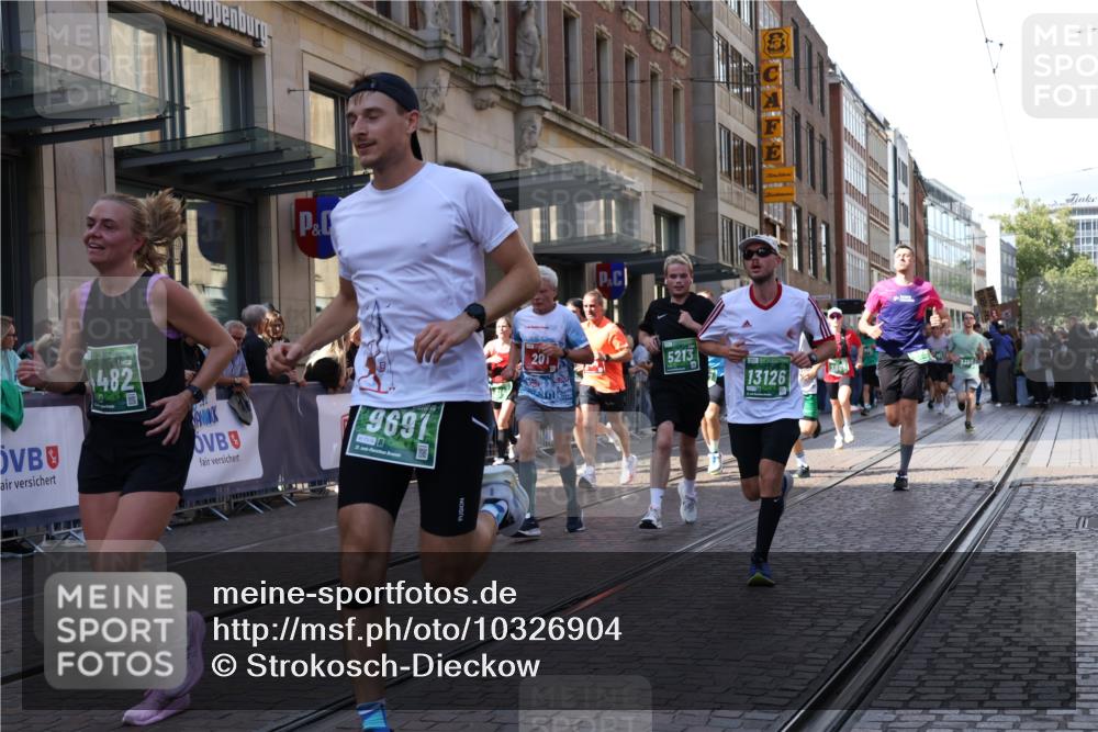 13.09.2026 - 21. swb-Marathon Bremen Strokosch-Dieckow http://msf.ph/oto/10326904 13.09.2026 13:20:30 Ziel 541, 769, 854, 876, 1056, 1881, 2425, 2640, 3356, 3866, 4126, 4174, 4316, 4357, 4465, 4482, 4612, 5161, 5213, 5855, 5954, 6177, 6401, 6680, 7411, 7517, 7902, 8005, 8141, 8622, 8804, 8971, 9162, 9691, 13126, 201, 232, 334, 655, 1197, 1528, 1646, 1750, 2122, 2493, 2577, 2885, 2953, 3685, 3813, 4351, 4357, 4358, 5137, 5450, 5493, 5583, 6495, 6496, 6901, 7018, 7664, 8178, 9047, 9518, 9721, 9756, 9949, 13222 meine-sportfotos.de