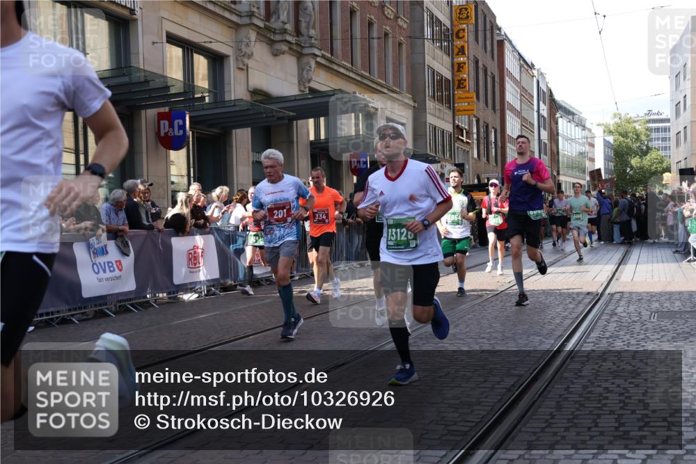 13.09.2026 - 21. swb-Marathon Bremen Strokosch-Dieckow http://msf.ph/oto/10326926 13.09.2026 13:20:31 Ziel 541, 769, 854, 876, 1056, 1881, 2425, 2640, 3356, 3866, 3933, 4126, 4174, 4316, 4465, 4482, 4612, 5161, 5213, 5855, 5954, 6177, 6401, 6680, 7411, 7517, 7902, 8005, 8141, 8622, 8804, 8971, 9162, 9691, 13126, 201, 232, 334, 1197, 1528, 1646, 1750, 2122, 2493, 2577, 2885, 2953, 3685, 3813, 4351, 4357, 4358, 5137, 5450, 5493, 5583, 6495, 6496, 6901, 7018, 7411, 7664, 8178, 9047, 9162, 9518, 9721, 9949, 13222 meine-sportfotos.de