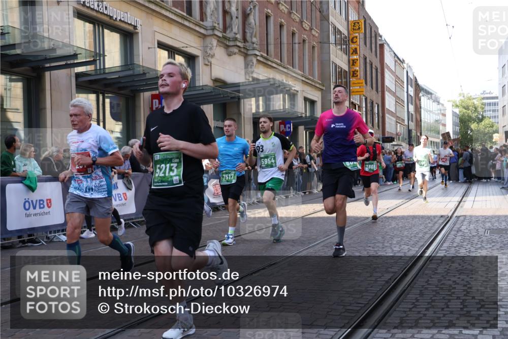 13.09.2026 - 21. swb-Marathon Bremen Strokosch-Dieckow http://msf.ph/oto/10326974 13.09.2026 13:20:32 Ziel 541, 769, 854, 876, 1056, 1881, 2425, 2640, 3356, 3866, 3933, 4126, 4174, 4316, 4465, 4482, 4612, 5161, 5213, 5855, 5954, 6177, 6401, 6680, 7517, 7902, 8005, 8141, 8622, 8804, 8971, 9691, 13120, 13126, 201, 232, 334, 1197, 1528, 1646, 1750, 2122, 2493, 2577, 2953, 3685, 3813, 4351, 4357, 4358, 5137, 5450, 5493, 5583, 6495, 6496, 6901, 7018, 7411, 7664, 8178, 9047, 9162, 9721, 9949, 13222 meine-sportfotos.de