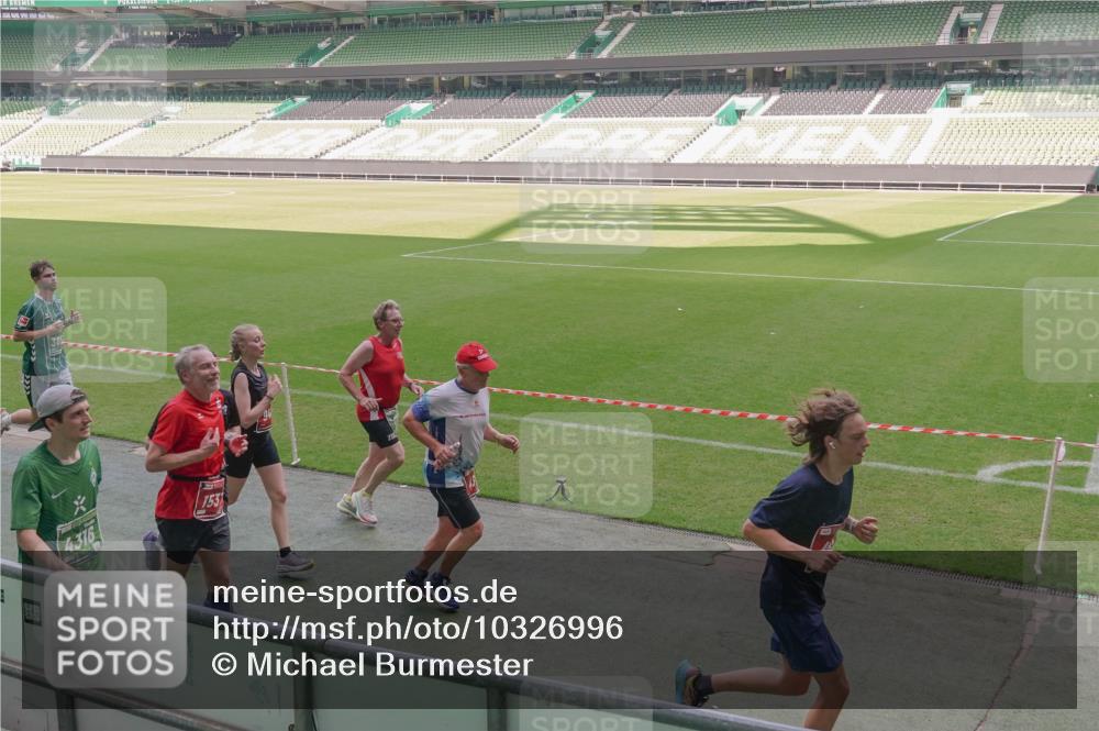 13.09.2026 - 21. swb-Marathon Bremen Michael Burmester http://msf.ph/oto/10326996 13.09.2026 12:56:41 Laufen im Stadion 205, 307, 411, 431, 465, 655, 769, 776, 854, 857, 876, 913, 926, 948, 1010, 1058, 1130, 1254, 1537, 1601, 1645, 1750, 1809, 1900, 1972, 2001, 2040, 2051, 2075, 2122, 2260, 2319, 2324, 2402, 2473, 2493, 2535, 2604, 2634, 2640, 2671, 2761, 2812, 2904, 2948, 3051, 3057, 3078, 3119, 3192, 3202, 3290, 3348, 3411, 3450, 3458, 3508, 3514, 3634, 3706, 3760, 3813, 3836, 3939, 4101, 4135, 4137, 4171, 4174, 4316, 4413, 4479, 4733, 5277, 5430, 5530, 5695, 5867, 6106 meine-sportfotos.de