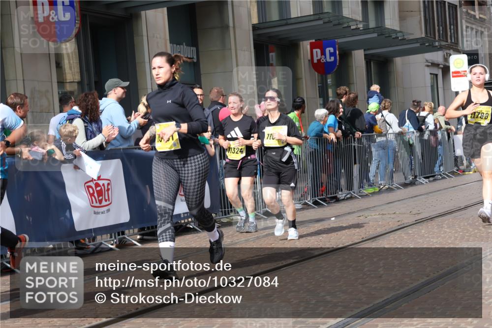 13.09.2026 - 21. swb-Marathon Bremen Strokosch-Dieckow http://msf.ph/oto/10327084 13.09.2026 11:01:22 Ziel 10181, 10251, 10332, 10497, 10560, 11075, 11150, 11305, 11324, 11369, 11412, 11413, 11467, 11479, 11486, 11550, 11551, 11666, 11668, 11747, 11788, 11798, 11985, 11986, 12047, 12379, 12466, 10639, 10647, 10648, 10678, 10892, 10964, 10965, 11049, 11116, 11260, 11306, 11428, 11459, 11681, 11682, 11751, 11796, 11813, 11816, 11850, 11969, 11970, 12062, 12085, 12241, 12245, 12283, 12390, 12391 meine-sportfotos.de