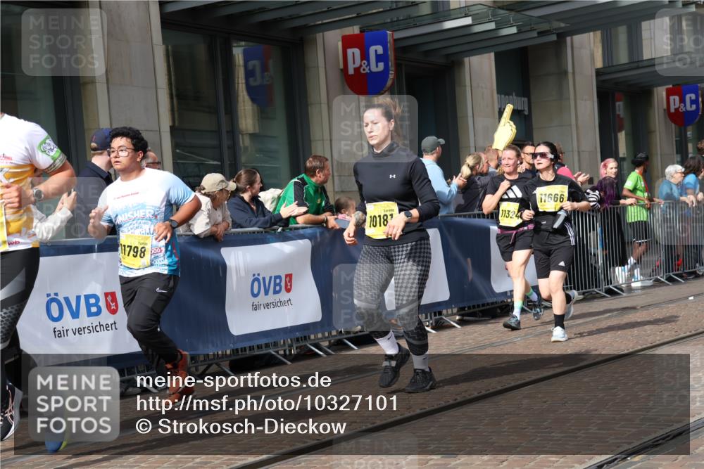 13.09.2026 - 21. swb-Marathon Bremen Strokosch-Dieckow http://msf.ph/oto/10327101 13.09.2026 11:01:23 Ziel 10181, 10251, 10332, 10409, 10497, 10560, 11075, 11115, 11150, 11305, 11324, 11369, 11412, 11413, 11467, 11479, 11486, 11550, 11551, 11666, 11668, 11747, 11788, 11798, 11985, 11986, 12047, 12379, 12466, 10560, 10639, 10647, 10648, 10678, 10892, 10964, 10965, 11049, 11116, 11260, 11306, 11428, 11459, 11467, 11681, 11682, 11751, 11796, 11813, 11816, 11850, 11969, 11970, 12062, 12241, 12245, 12283, 12390, 12391 meine-sportfotos.de