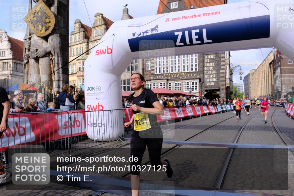 13.09.2026 - 21. swb-Marathon Bremen Tim E. http://msf.ph/oto/10327125 13.09.2026 11:01:52 Ziel 10181, 10251, 10332, 10497, 10560, 10647, 10648, 11075, 11150, 11305, 11324, 11459, 11467, 11550, 11551, 11666, 11668, 11747, 11788, 11798, 11969, 11970, 11985, 11986, 12047, 12062 meine-sportfotos.de