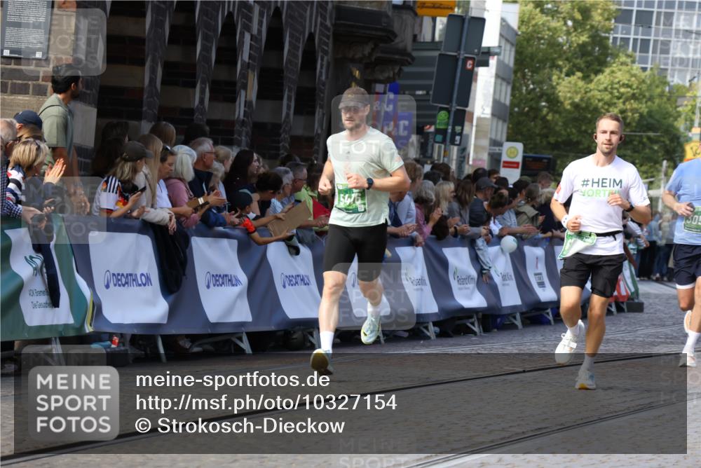 13.09.2026 - 21. swb-Marathon Bremen Strokosch-Dieckow http://msf.ph/oto/10327154 13.09.2026 13:12:30 Ziel 493, 2444, 2447, 2820, 3336, 3362, 3703, 3830, 4283, 5940, 6107, 6739, 7521, 7621, 13013, 2362, 3054, 3988, 4879, 5416, 6796, 8029, 9775, 9803, 13106 meine-sportfotos.de