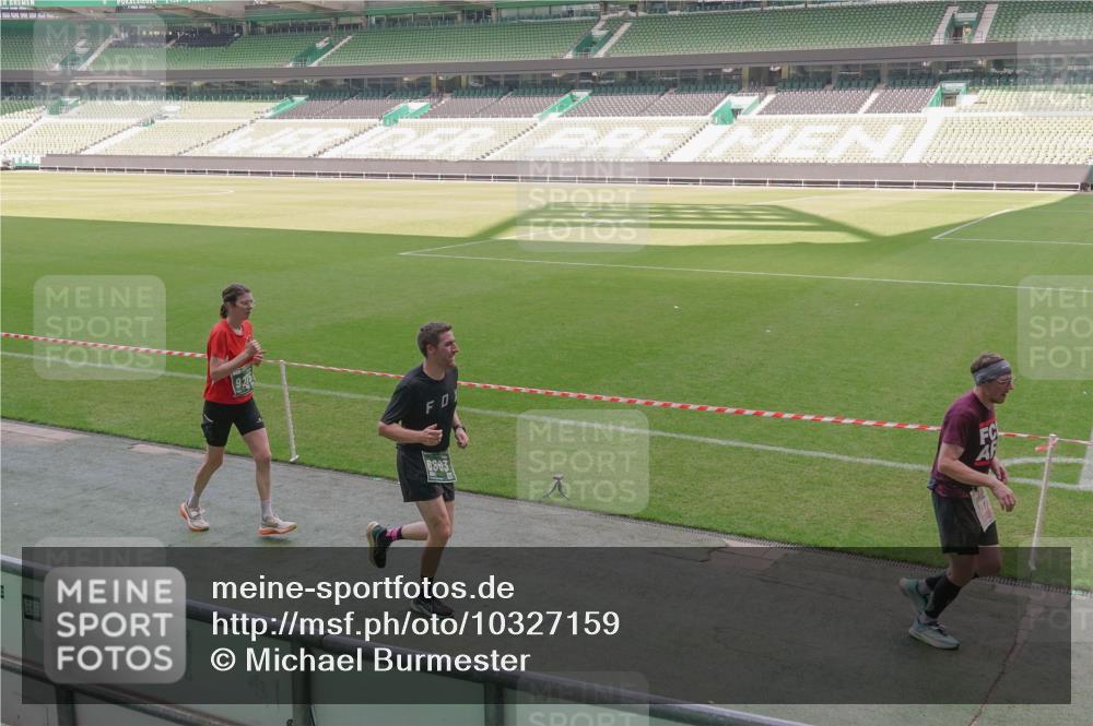 13.09.2026 - 21. swb-Marathon Bremen Michael Burmester http://msf.ph/oto/10327159 13.09.2026 12:56:52 Laufen im Stadion 307, 334, 411, 431, 465, 655, 769, 776, 854, 857, 876, 913, 926, 948, 1010, 1058, 1130, 1254, 1537, 1601, 1645, 1750, 1809, 1900, 1972, 2001, 2040, 2051, 2075, 2122, 2260, 2319, 2324, 2402, 2473, 2493, 2535, 2604, 2634, 2640, 2671, 2761, 2812, 2904, 2948, 3051, 3057, 3078, 3119, 3192, 3202, 3290, 3348, 3411, 3450, 3458, 3508, 3514, 3634, 3685, 3690, 3760, 3813, 3866, 3939, 4101, 4135, 4171, 4174, 4316, 4413, 4479, 4733, 5277, 5430, 5530, 5695, 5867, 6106 meine-sportfotos.de
