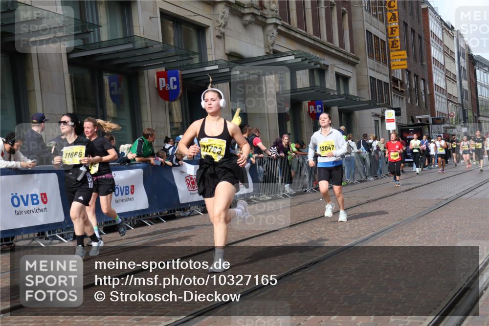 13.09.2026 - 21. swb-Marathon Bremen Strokosch-Dieckow http://msf.ph/oto/10327165 13.09.2026 11:01:25 Ziel 10181, 10251, 10332, 10409, 10444, 10497, 11075, 11115, 11150, 11305, 11324, 11369, 11412, 11413, 11479, 11486, 11550, 11551, 11666, 11668, 11747, 11798, 11859, 11985, 11986, 12379, 12412, 12466, 10560, 10647, 10648, 10678, 10892, 10964, 10965, 11049, 11116, 11260, 11306, 11428, 11459, 11467, 11666, 11681, 11682, 11751, 11788, 11796, 11798, 11813, 11816, 11850, 11969, 11970, 12047, 12062, 12241, 12245, 12283, 12390, 12391 meine-sportfotos.de