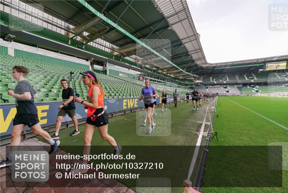 13.09.2026 - 21. swb-Marathon Bremen Michael Burmester http://msf.ph/oto/10327210 13.09.2026 13:32:06 Laufen im Stadion 122, 224, 295, 344, 350, 386, 487, 490, 617, 639, 690, 786, 787, 806, 840, 965, 1114, 1133, 1142, 1292, 1310, 1314, 1326, 1329, 1377, 1427, 1529, 1775, 1801, 1869, 1892, 1897, 1904, 1923, 2216, 2230, 2231, 2253, 2270, 2274, 2320, 2344, 2368, 2372, 2374, 2456, 2514, 2523, 2539, 2556, 2616, 2629, 2637, 2643, 2649, 2677, 2719, 2726, 2769, 2848, 2877, 2945, 2952, 3014, 3038, 3094, 3101, 3140, 3223, 3350, 3379, 3401, 3426, 3572, 3644, 3723, 3736, 3746, 3873, 3918, 3944, 357 meine-sportfotos.de
