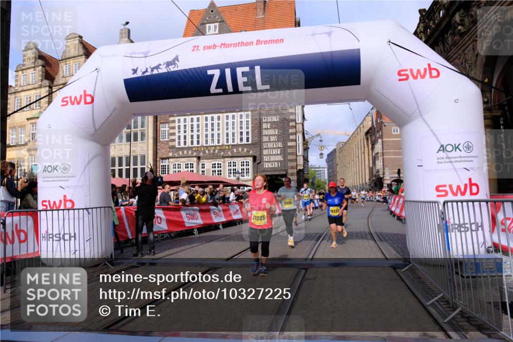 13.09.2026 - 21. swb-Marathon Bremen Tim E. http://msf.ph/oto/10327225 13.09.2026 11:01:56 Ziel 10181, 10251, 10332, 10497, 10560, 11075, 11150, 11305, 11324, 11467, 11479, 11486, 11550, 11551, 11666, 11668, 11747, 11788, 11798, 11985, 11986, 12047 meine-sportfotos.de