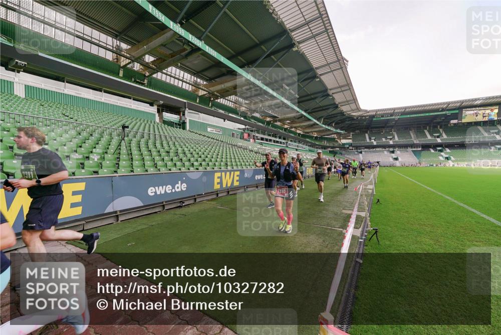 13.09.2026 - 21. swb-Marathon Bremen Michael Burmester http://msf.ph/oto/10327282 13.09.2026 13:32:14 Laufen im Stadion 122, 224, 295, 344, 350, 386, 487, 490, 617, 690, 786, 787, 840, 965, 1114, 1133, 1142, 1292, 1310, 1314, 1326, 1329, 1377, 1427, 1529, 1591, 1592, 1775, 1801, 1869, 1892, 1897, 1904, 1923, 2230, 2231, 2253, 2270, 2274, 2320, 2344, 2368, 2372, 2374, 2456, 2514, 2523, 2539, 2556, 2616, 2629, 2630, 2643, 2649, 2677, 2726, 2769, 2848, 2877, 2945, 2952, 3014, 3038, 3094, 3140, 3223, 3350, 3379, 3401, 3426, 3572, 3644, 3723, 3736, 3746, 3873, 3901, 3918, 3944 meine-sportfotos.de