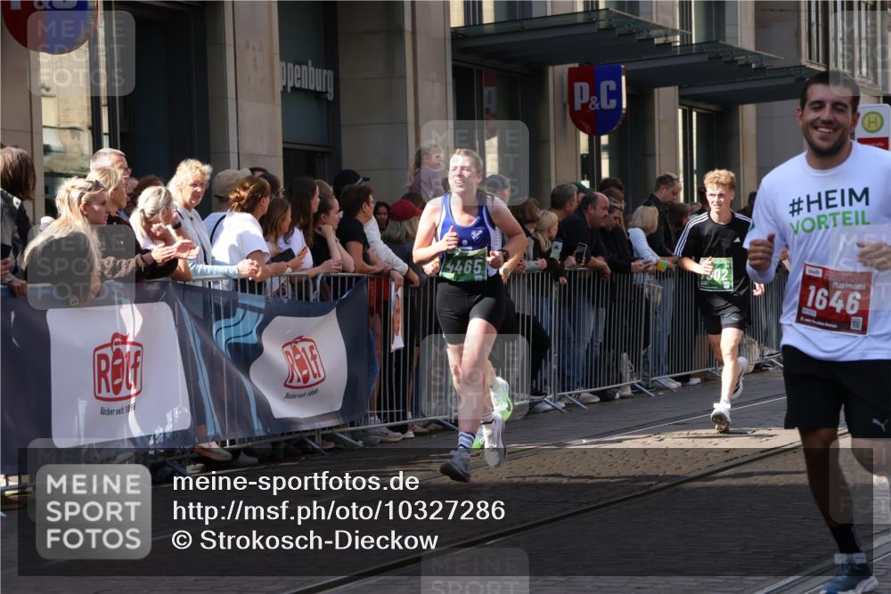 13.09.2026 - 21. swb-Marathon Bremen Strokosch-Dieckow http://msf.ph/oto/10327286 13.09.2026 13:20:39 Ziel 769, 854, 1056, 1191, 1881, 2425, 2640, 3356, 3450, 3866, 3933, 4126, 4316, 4362, 4465, 4482, 4612, 4734, 5161, 5213, 5954, 6177, 6401, 6680, 6970, 7517, 7902, 8005, 8141, 8237, 8622, 8804, 8971, 9691, 13120, 13126, 201, 232, 334, 541, 876, 1197, 1528, 1646, 2493, 2577, 2953, 3813, 4174, 4351, 4357, 4358, 5137, 5450, 5493, 5855, 6495, 6496, 6901, 7411, 8178, 9047, 9162, 9721, 9949, 13222 meine-sportfotos.de