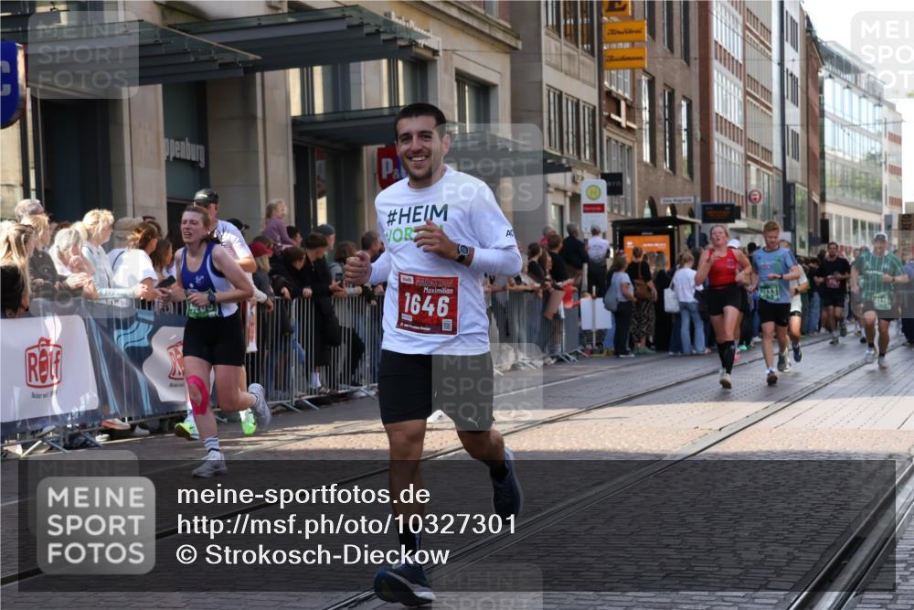 13.09.2026 - 21. swb-Marathon Bremen Strokosch-Dieckow http://msf.ph/oto/10327301 13.09.2026 13:20:40 Ziel 769, 854, 1056, 1191, 1881, 2425, 2640, 3356, 3450, 3866, 3933, 4126, 4316, 4362, 4465, 4482, 4612, 4734, 5161, 5213, 5954, 6177, 6357, 6401, 6680, 6970, 7517, 7902, 8005, 8141, 8237, 8622, 8804, 8971, 9267, 9268, 9691, 13120, 13126, 201, 232, 334, 541, 769, 876, 1197, 1528, 1646, 2493, 2577, 2953, 3813, 4174, 4351, 4357, 4358, 4482, 5137, 5450, 5493, 5855, 6177, 6495, 6496, 7411, 8141, 8178, 8804, 9047, 9162, 9691, 9721, 9949, 13126, 13222 meine-sportfotos.de