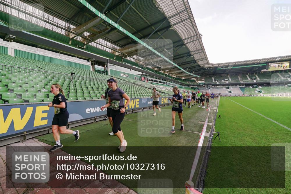 13.09.2026 - 21. swb-Marathon Bremen Michael Burmester http://msf.ph/oto/10327316 13.09.2026 13:32:18 Laufen im Stadion 122, 295, 344, 350, 386, 487, 490, 617, 690, 786, 787, 840, 965, 1114, 1133, 1142, 1292, 1310, 1314, 1326, 1329, 1377, 1427, 1529, 1591, 1592, 1775, 1801, 1869, 1892, 1897, 1904, 1923, 2230, 2231, 2253, 2270, 2274, 2320, 2344, 2374, 2456, 2514, 2523, 2539, 2556, 2616, 2629, 2630, 2643, 2649, 2677, 2726, 2769, 2848, 2877, 2945, 2952, 3014, 3038, 3094, 3140, 3223, 3350, 3379, 3401, 3426, 3572, 3601, 3644, 3723, 3736, 3746, 3901, 3918, 3944 meine-sportfotos.de