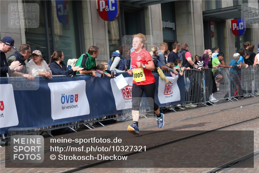13.09.2026 - 21. swb-Marathon Bremen Strokosch-Dieckow http://msf.ph/oto/10327321 13.09.2026 11:01:29 Ziel 10251, 10257, 10332, 10409, 10444, 10497, 10817, 11075, 11115, 11150, 11268, 11305, 11369, 11412, 11413, 11436, 11479, 11486, 11668, 11747, 11859, 11985, 11986, 12095, 12379, 12412, 12466, 10181, 10560, 10647, 10648, 10678, 10892, 11260, 11306, 11324, 11459, 11467, 11550, 11551, 11666, 11681, 11682, 11751, 11788, 11796, 11798, 11813, 11816, 11969, 11970, 12047, 12062, 12245, 12283, 12390, 12391 meine-sportfotos.de
