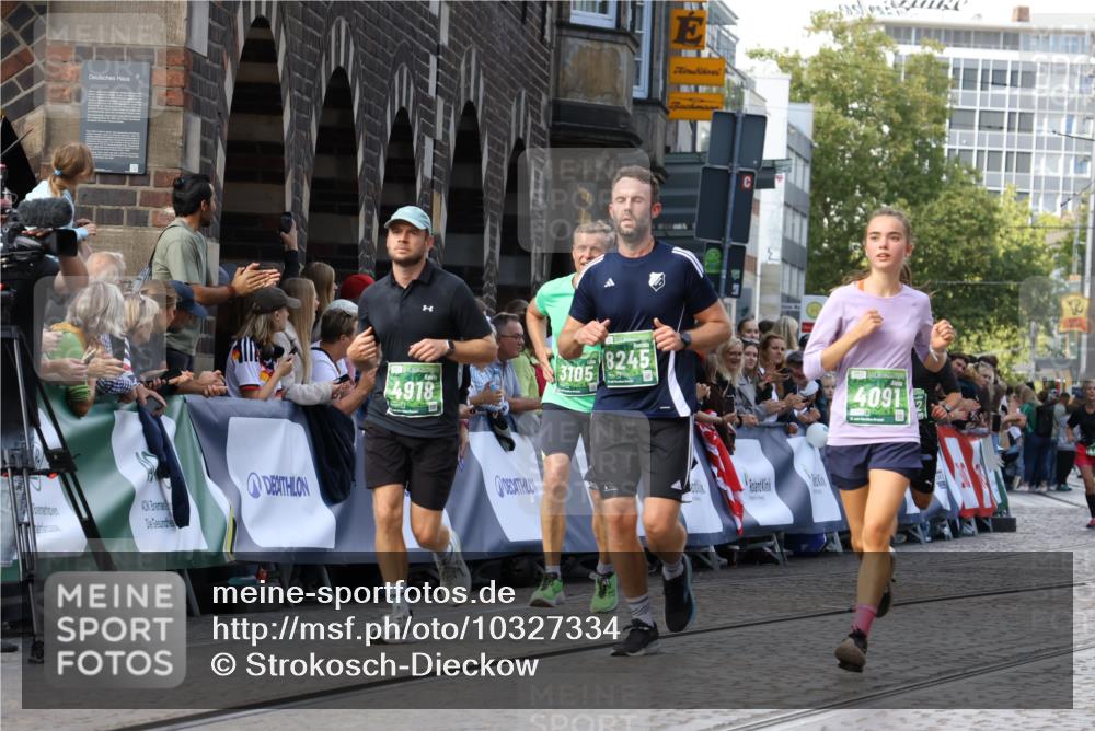 13.09.2026 - 21. swb-Marathon Bremen Strokosch-Dieckow http://msf.ph/oto/10327334 13.09.2026 13:25:01 Ziel 282, 789, 790, 1516, 1582, 2280, 3015, 3375, 3524, 3994, 4198, 4262, 4277, 5328, 5572, 5664, 6626, 6807, 8636, 8881, 9264, 9541, 10069, 10071, 10097, 10103, 1080, 1119, 1166, 1436, 1448, 2322, 3105, 3187, 4091, 4459, 4918, 7306, 7326, 8245, 9036, 9073, 9360, 9493, 13088 meine-sportfotos.de