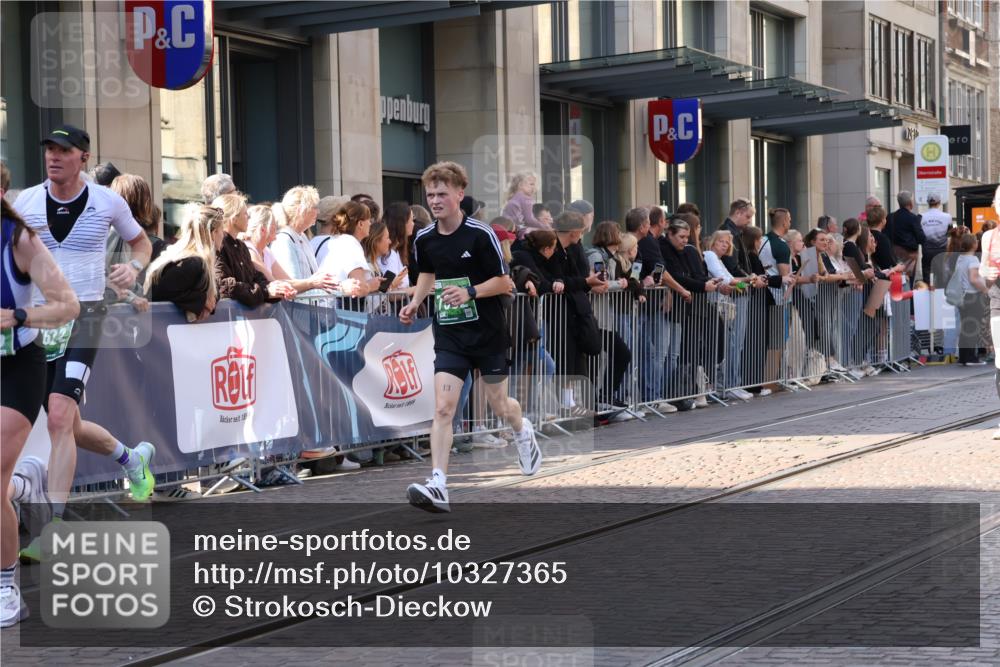 13.09.2026 - 21. swb-Marathon Bremen Strokosch-Dieckow http://msf.ph/oto/10327365 13.09.2026 13:20:41 Ziel 854, 1056, 1191, 1881, 2425, 2640, 3356, 3450, 3866, 3933, 4126, 4316, 4362, 4465, 4612, 4734, 5161, 5213, 5954, 6357, 6401, 6680, 6970, 7517, 7902, 8005, 8237, 8323, 8622, 8971, 9267, 9268, 13120, 201, 232, 334, 541, 769, 876, 1197, 1528, 1646, 2493, 2577, 2953, 3813, 3866, 4174, 4351, 4357, 4358, 4482, 5137, 5213, 5450, 5493, 5855, 5954, 6177, 6495, 6496, 7411, 7517, 8141, 8178, 8804, 9047, 9162, 9691, 9721, 9949, 13126, 13222 meine-sportfotos.de