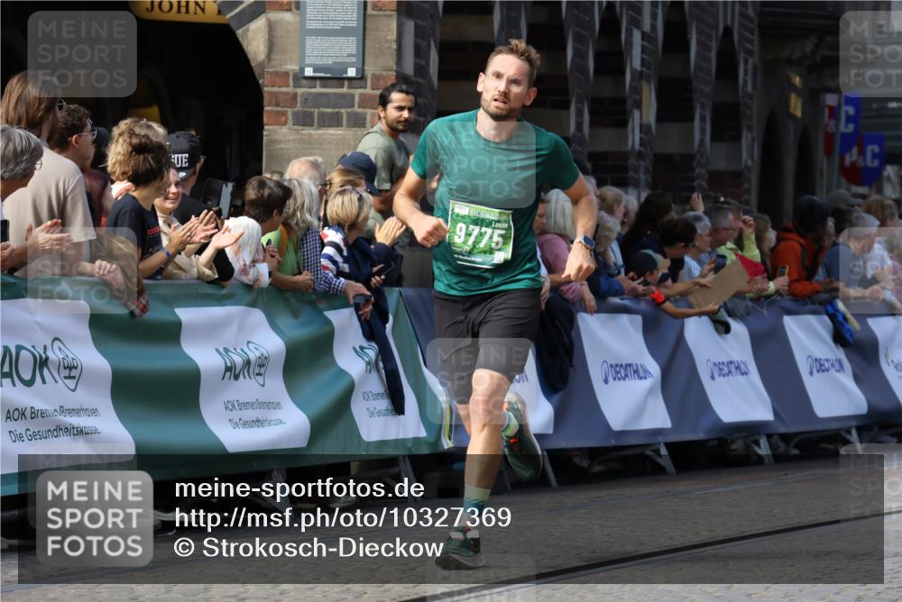 13.09.2026 - 21. swb-Marathon Bremen Strokosch-Dieckow http://msf.ph/oto/10327369 13.09.2026 13:12:37 Ziel 899, 2447, 3362, 3830, 5940, 6107, 6739, 7328, 7521, 8981, 13013, 1513, 2350, 3988, 4605, 8029, 9775, 13106 meine-sportfotos.de