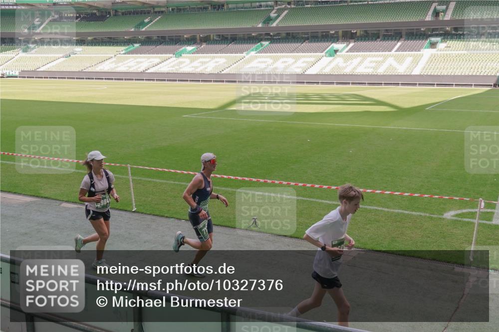 13.09.2026 - 21. swb-Marathon Bremen Michael Burmester http://msf.ph/oto/10327376 13.09.2026 12:57:07 Laufen im Stadion 307, 334, 411, 431, 465, 655, 769, 776, 854, 857, 876, 909, 926, 948, 1010, 1130, 1254, 1535, 1537, 1601, 1750, 1752, 1809, 1881, 1900, 1972, 2001, 2040, 2046, 2051, 2075, 2122, 2260, 2324, 2371, 2402, 2423, 2473, 2493, 2535, 2604, 2634, 2640, 2671, 2761, 2812, 2903, 2904, 2948, 3051, 3078, 3119, 3182, 3202, 3290, 3319, 3348, 3411, 3450, 3458, 3508, 3514, 3634, 3685, 3690, 3760, 3813, 3866, 3939, 4101, 4135, 4171, 4174, 4316, 4413, 4479, 4733, 5695 meine-sportfotos.de