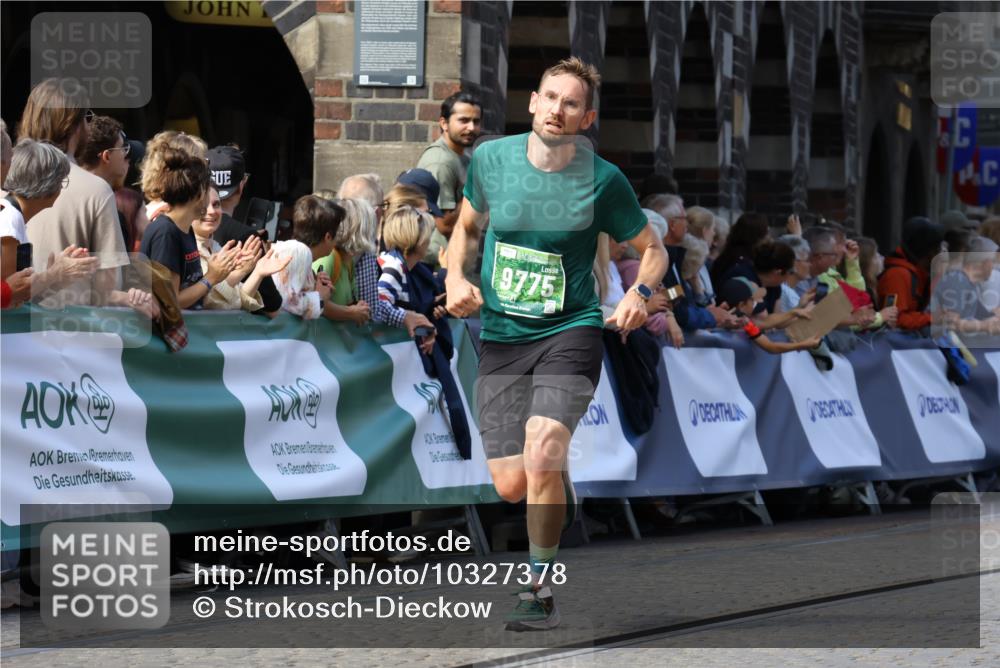 13.09.2026 - 21. swb-Marathon Bremen Strokosch-Dieckow http://msf.ph/oto/10327378 13.09.2026 13:12:38 Ziel 899, 2447, 2480, 3362, 3830, 4560, 5940, 6107, 6739, 7328, 7521, 8981, 13013, 1513, 2350, 2442, 3988, 4605, 8029, 9775, 13106 meine-sportfotos.de