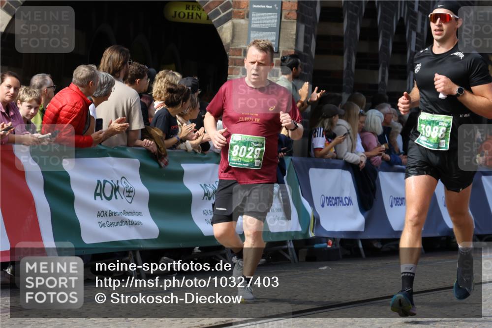 13.09.2026 - 21. swb-Marathon Bremen Strokosch-Dieckow http://msf.ph/oto/10327403 13.09.2026 13:12:43 Ziel 899, 1517, 2480, 3362, 3830, 4560, 5416, 6107, 7328, 7521, 8981, 13013, 1513, 2350, 2442, 2801, 2858, 3988, 4605, 5379, 5965, 8029, 8798, 13140 meine-sportfotos.de