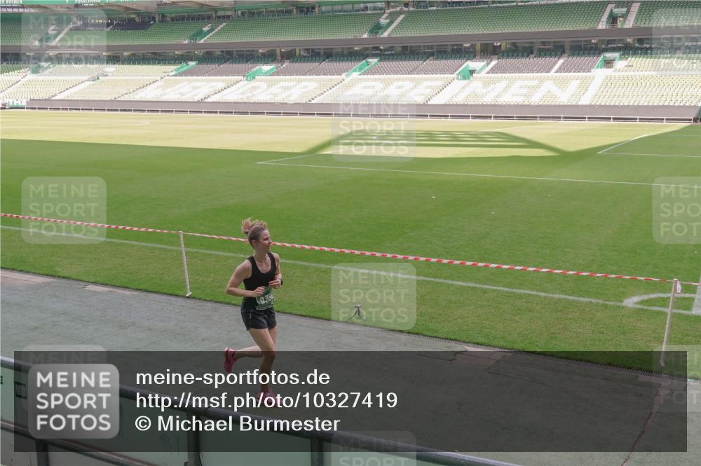 13.09.2026 - 21. swb-Marathon Bremen Michael Burmester http://msf.ph/oto/10327419 13.09.2026 12:57:12 Laufen im Stadion 307, 334, 411, 431, 465, 769, 776, 854, 857, 876, 909, 926, 948, 1010, 1130, 1191, 1199, 1254, 1535, 1601, 1750, 1752, 1809, 1881, 1900, 1972, 2001, 2040, 2046, 2051, 2075, 2122, 2260, 2324, 2371, 2402, 2423, 2473, 2493, 2535, 2634, 2640, 2671, 2761, 2812, 2903, 2904, 2948, 3051, 3078, 3119, 3182, 3202, 3290, 3319, 3348, 3411, 3450, 3458, 3508, 3514, 3634, 3685, 3690, 3760, 3813, 3866, 3939, 4101, 4120, 4135, 4171, 4174, 4316, 4479, 5695 meine-sportfotos.de