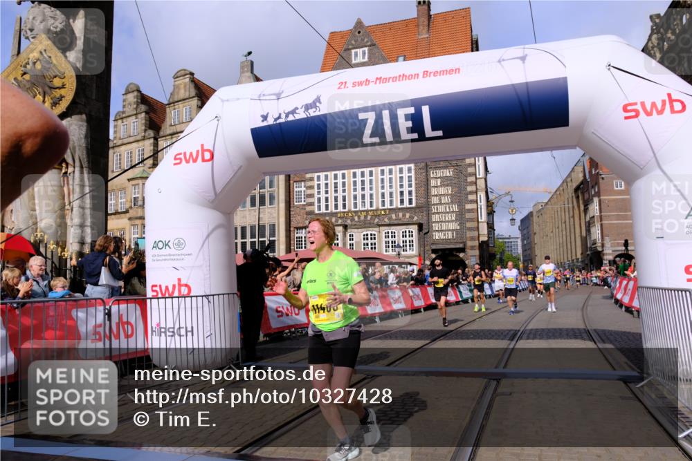13.09.2026 - 21. swb-Marathon Bremen Tim E. http://msf.ph/oto/10327428 13.09.2026 11:02:02 Ziel 10251, 10332, 10409, 10444, 10497, 11075, 11115, 11150, 11305, 11369, 11412, 11413, 11479, 11486, 11668, 11747, 11985, 11986, 12379, 12466 meine-sportfotos.de