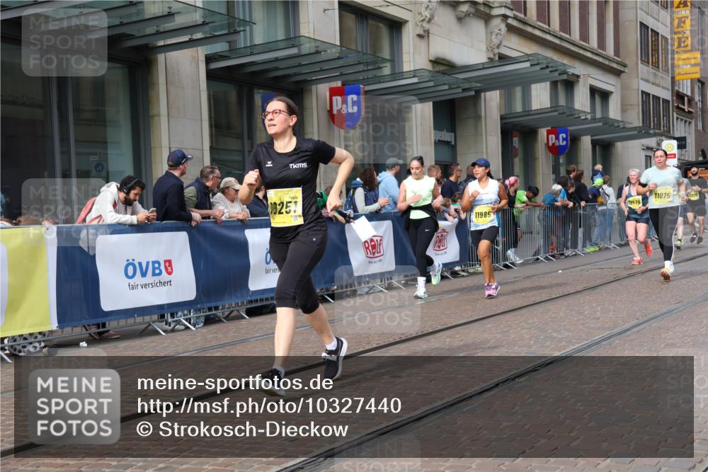 13.09.2026 - 21. swb-Marathon Bremen Strokosch-Dieckow http://msf.ph/oto/10327440 13.09.2026 11:01:32 Ziel 10257, 10332, 10409, 10444, 10497, 10617, 10817, 10924, 11075, 11115, 11150, 11268, 11305, 11369, 11412, 11413, 11436, 11479, 11486, 11668, 11747, 11859, 11985, 11986, 12095, 12145, 12360, 12379, 12412, 12466, 10181, 10251, 10560, 10647, 10648, 10678, 10892, 11260, 11306, 11324, 11459, 11467, 11550, 11551, 11666, 11751, 11788, 11796, 11798, 11813, 11816, 11969, 11970, 12047, 12062, 12245, 12283, 12390, 12391 meine-sportfotos.de