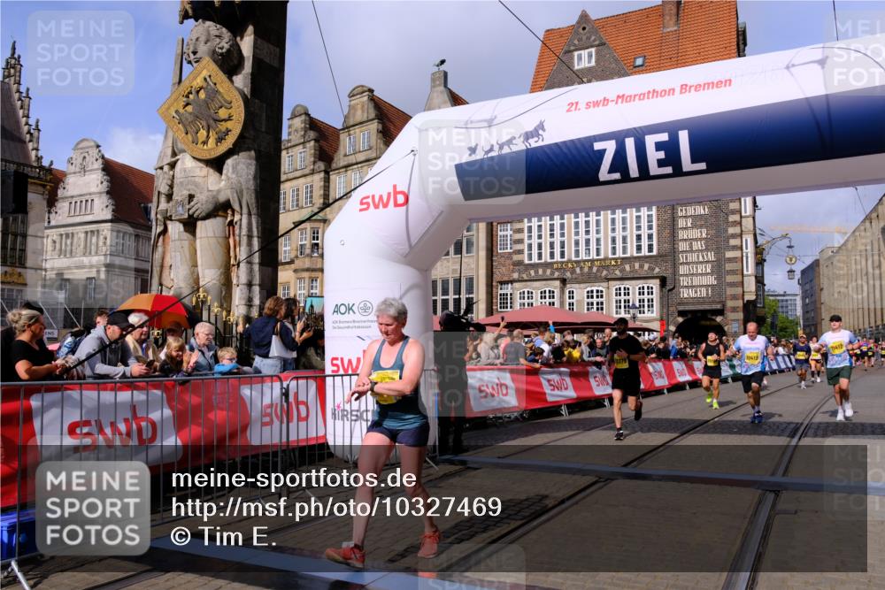 13.09.2026 - 21. swb-Marathon Bremen Tim E. http://msf.ph/oto/10327469 13.09.2026 11:02:04 Ziel 10332, 10409, 10444, 10497, 10817, 11075, 11115, 11150, 11268, 11305, 11369, 11412, 11413, 11479, 11486, 11668, 11747, 11859, 11985, 11986, 12095, 12379, 12412, 12466 meine-sportfotos.de