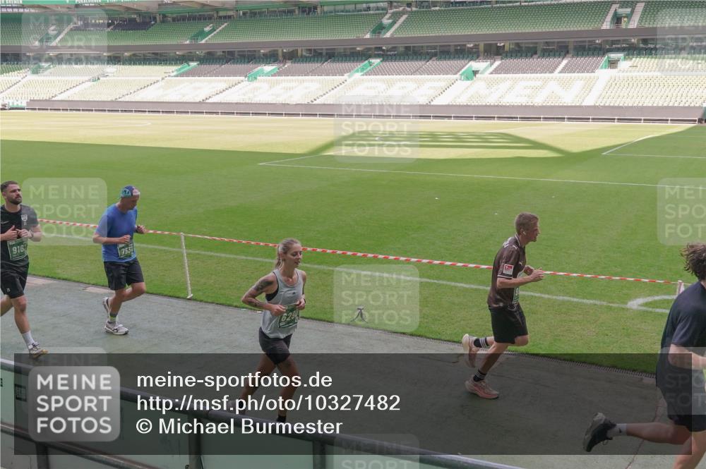 13.09.2026 - 21. swb-Marathon Bremen Michael Burmester http://msf.ph/oto/10327482 13.09.2026 12:57:18 Laufen im Stadion 307, 334, 431, 465, 769, 776, 789, 790, 857, 876, 909, 926, 948, 1010, 1130, 1191, 1199, 1254, 1535, 1601, 1750, 1752, 1809, 1881, 1900, 1972, 2001, 2040, 2046, 2051, 2075, 2260, 2324, 2371, 2397, 2402, 2423, 2473, 2493, 2535, 2634, 2640, 2671, 2761, 2812, 2903, 2904, 2948, 3051, 3078, 3119, 3138, 3182, 3186, 3202, 3290, 3319, 3348, 3411, 3450, 3458, 3508, 3514, 3634, 3655, 3685, 3690, 3695, 3760, 3813, 3866, 3939, 4101, 4120, 4171, 4174, 4316, 4479, 5695 meine-sportfotos.de