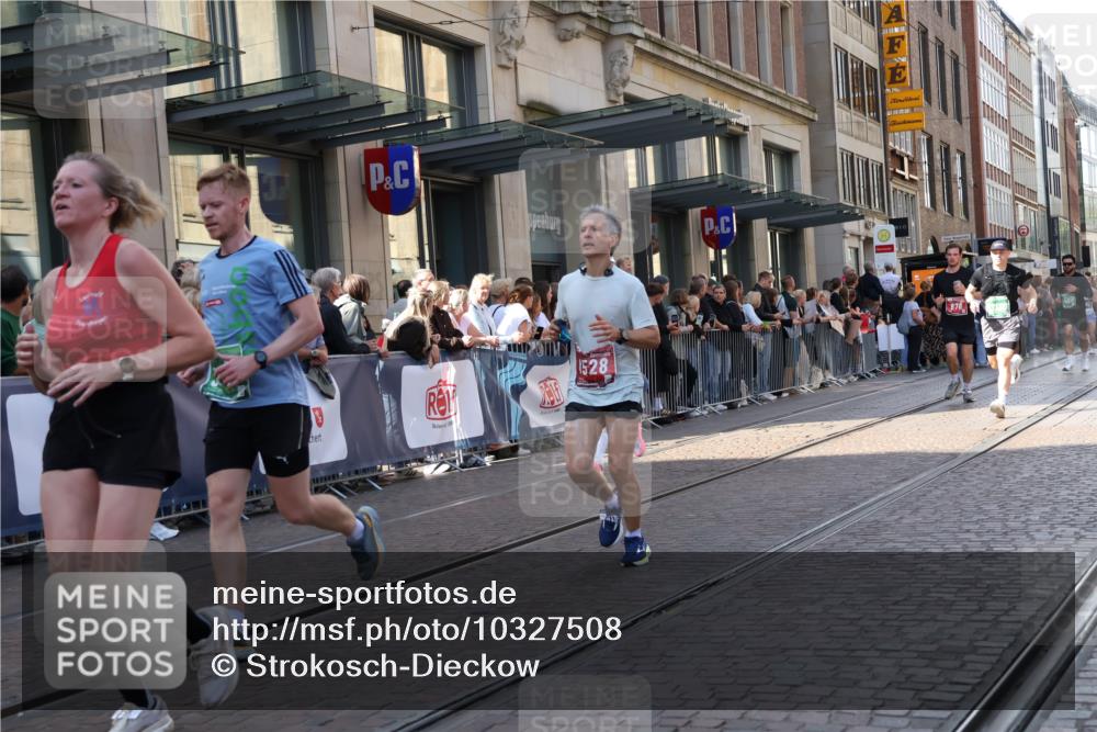 13.09.2026 - 21. swb-Marathon Bremen Strokosch-Dieckow http://msf.ph/oto/10327508 13.09.2026 13:20:45 Ziel 226, 854, 1056, 1191, 1881, 2425, 2640, 2979, 3356, 3450, 3933, 4126, 4316, 4362, 4465, 4612, 4734, 5161, 6357, 6401, 6680, 6970, 7902, 8237, 8323, 8408, 8622, 8791, 8971, 9267, 9268, 13120, 201, 334, 541, 769, 876, 1197, 1528, 1646, 2493, 2953, 3813, 3866, 4174, 4357, 4358, 4482, 5213, 5493, 5855, 5954, 6177, 6495, 6496, 7411, 7517, 8005, 8141, 8804, 9162, 9691, 9721, 9949, 13126 meine-sportfotos.de