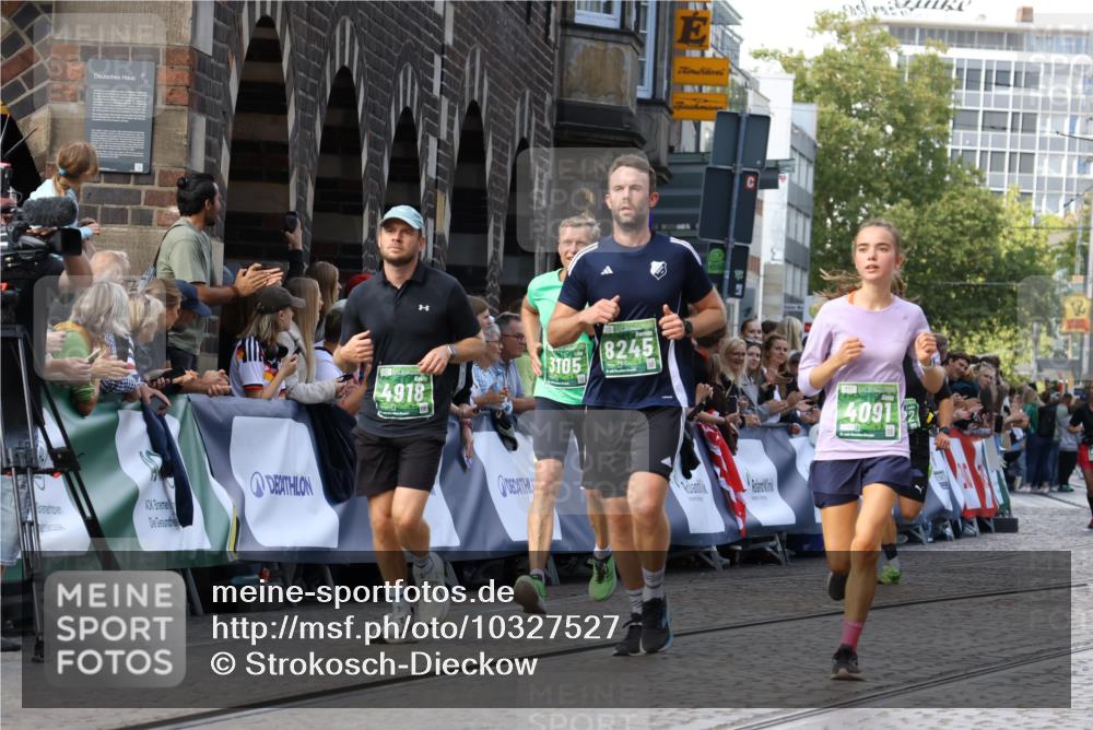 13.09.2026 - 21. swb-Marathon Bremen Strokosch-Dieckow http://msf.ph/oto/10327527 13.09.2026 13:25:01 Ziel 282, 789, 790, 1516, 1582, 2280, 3015, 3375, 3524, 3994, 4198, 4262, 4277, 5328, 5572, 5664, 6626, 6807, 8636, 8881, 9264, 9541, 10069, 10071, 10097, 10103, 1080, 1119, 1166, 1436, 1448, 2322, 3105, 3187, 4091, 4459, 4918, 7306, 7326, 8245, 9036, 9073, 9360, 9493, 13088 meine-sportfotos.de
