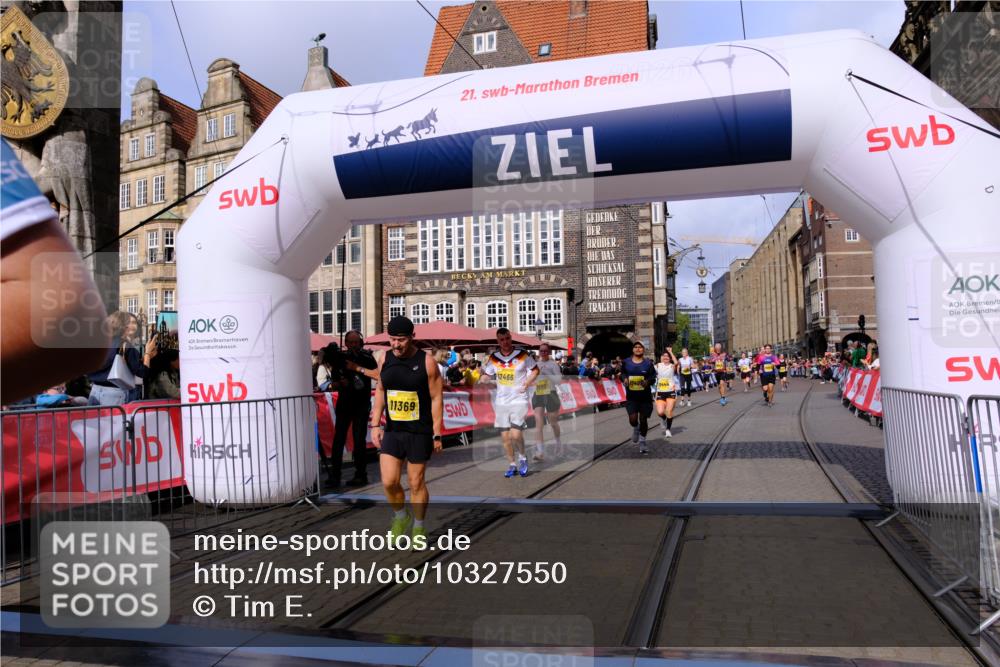 13.09.2026 - 21. swb-Marathon Bremen Tim E. http://msf.ph/oto/10327550 13.09.2026 11:02:07 Ziel 10257, 10332, 10409, 10444, 10817, 11075, 11115, 11150, 11268, 11305, 11369, 11412, 11413, 11436, 11479, 11486, 11668, 11747, 11859, 11985, 11986, 12095, 12379, 12412, 12466 meine-sportfotos.de