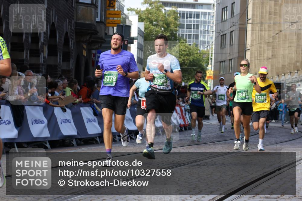 13.09.2026 - 21. swb-Marathon Bremen Strokosch-Dieckow http://msf.ph/oto/10327558 13.09.2026 13:12:53 Ziel 899, 1517, 2362, 2480, 3054, 4560, 4879, 5416, 6796, 9775, 9803, 313, 868, 2498, 2559, 2801, 2858, 3625, 5379, 5965, 6349, 7874, 8291, 8419, 8798, 9092, 9217, 13140 meine-sportfotos.de