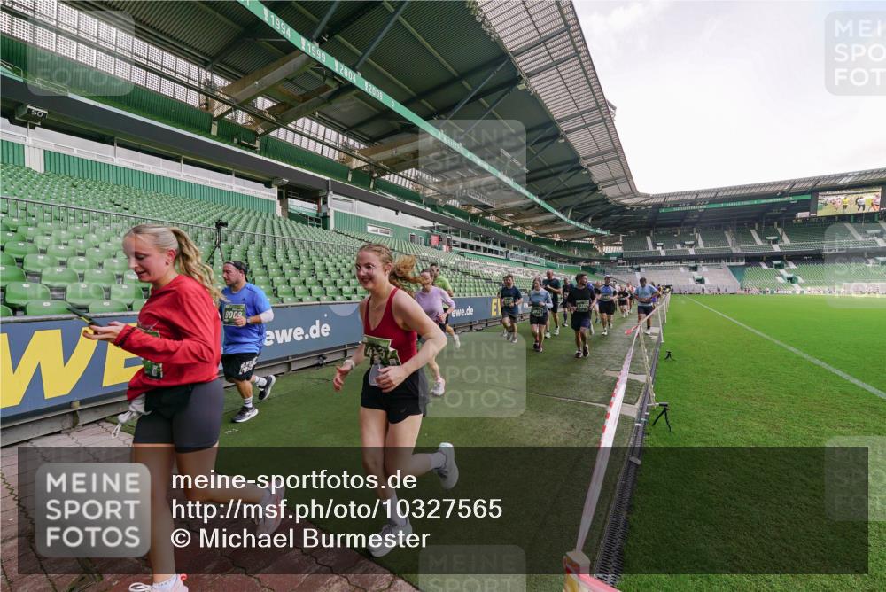 13.09.2026 - 21. swb-Marathon Bremen Michael Burmester http://msf.ph/oto/10327565 13.09.2026 13:32:43 Laufen im Stadion 155, 295, 344, 350, 386, 487, 490, 594, 617, 690, 765, 786, 787, 840, 965, 1001, 1051, 1133, 1142, 1292, 1310, 1326, 1329, 1377, 1427, 1591, 1592, 1801, 1869, 1892, 1897, 1904, 1923, 2077, 2132, 2226, 2230, 2231, 2253, 2270, 2274, 2320, 2344, 2374, 2399, 2400, 2456, 2514, 2523, 2539, 2556, 2616, 2630, 2649, 2718, 2726, 2769, 2848, 2945, 3014, 3038, 3140, 3223, 3350, 3379, 3426, 3572, 3601, 3614, 3644, 3736, 3746, 3797, 3901, 3918, 3944 meine-sportfotos.de