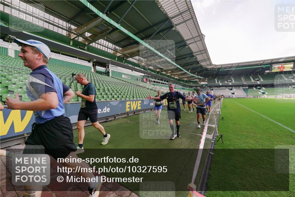 13.09.2026 - 21. swb-Marathon Bremen Michael Burmester http://msf.ph/oto/10327595 13.09.2026 13:32:47 Laufen im Stadion 155, 344, 350, 386, 487, 490, 594, 617, 690, 765, 786, 787, 965, 1001, 1051, 1133, 1142, 1292, 1310, 1326, 1377, 1427, 1591, 1592, 1801, 1869, 1892, 1897, 1904, 1923, 2077, 2132, 2226, 2230, 2231, 2253, 2270, 2274, 2320, 2344, 2374, 2399, 2400, 2456, 2514, 2523, 2539, 2556, 2616, 2630, 2649, 2718, 2726, 2769, 2848, 2945, 2982, 3014, 3140, 3223, 3350, 3379, 3572, 3601, 3614, 3644, 3736, 3746, 3797, 3901, 3944, 3952 meine-sportfotos.de