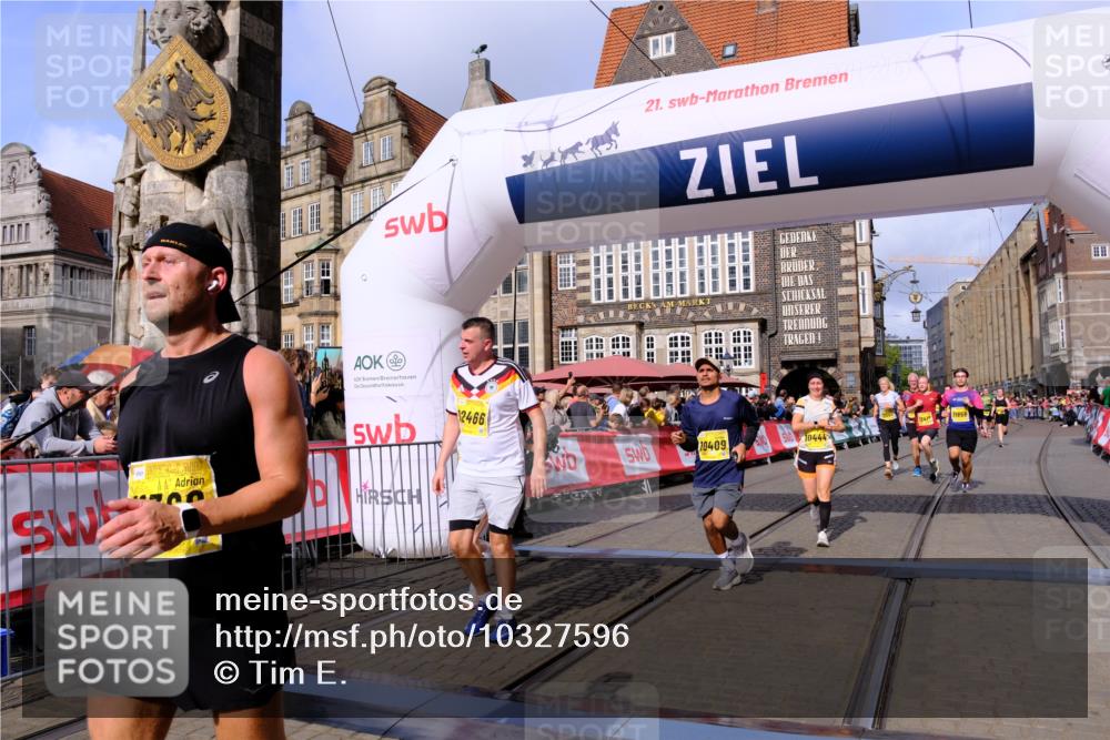 13.09.2026 - 21. swb-Marathon Bremen Tim E. http://msf.ph/oto/10327596 13.09.2026 11:02:09 Ziel 10257, 10332, 10409, 10444, 10817, 11075, 11115, 11150, 11268, 11369, 11412, 11413, 11436, 11479, 11486, 11668, 11747, 11859, 11985, 11986, 12095, 12379, 12412, 12466 meine-sportfotos.de