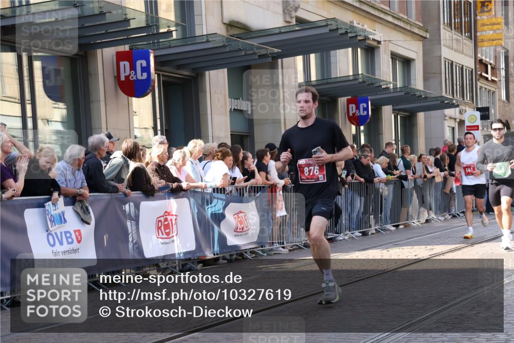 13.09.2026 - 21. swb-Marathon Bremen Strokosch-Dieckow http://msf.ph/oto/10327619 13.09.2026 13:20:48 Ziel 226, 854, 1056, 1191, 2425, 2979, 3450, 3933, 4126, 4316, 4362, 4465, 4734, 6357, 6401, 6680, 6970, 7902, 8237, 8323, 8408, 8622, 8791, 8971, 9267, 9268, 13120, 541, 769, 876, 1528, 1881, 2493, 2640, 3356, 3813, 3866, 4174, 4357, 4358, 4482, 4612, 5161, 5213, 5493, 5855, 5954, 6177, 6495, 6496, 6680, 7411, 7517, 8005, 8141, 8804, 9162, 9691, 9721, 9949, 13126 meine-sportfotos.de