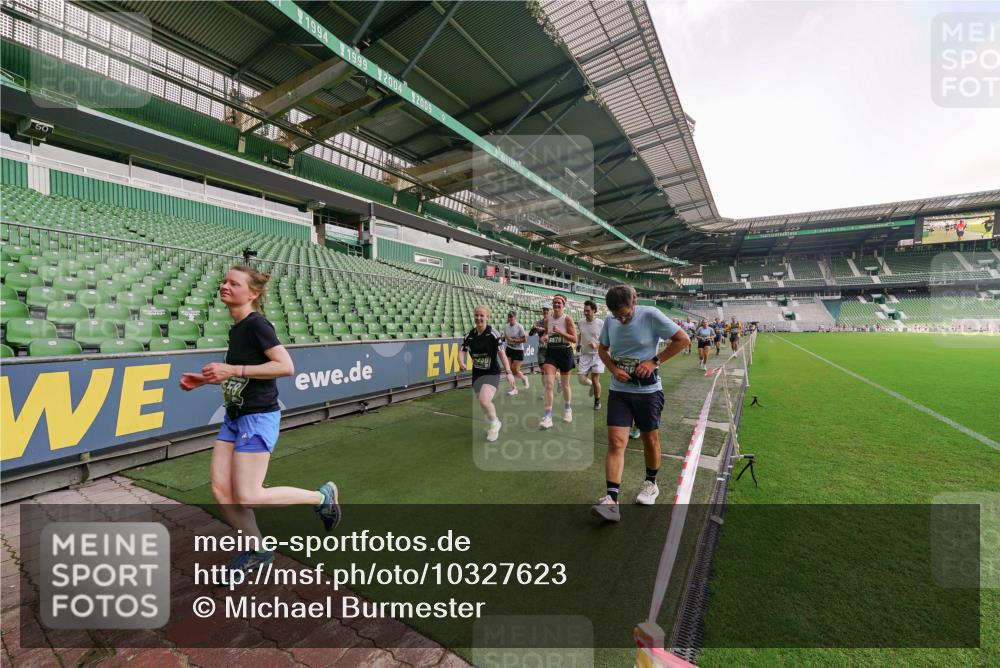13.09.2026 - 21. swb-Marathon Bremen Michael Burmester http://msf.ph/oto/10327623 13.09.2026 13:32:49 Laufen im Stadion 155, 344, 350, 386, 487, 490, 594, 617, 690, 765, 786, 787, 965, 1001, 1051, 1133, 1142, 1292, 1310, 1326, 1377, 1427, 1591, 1592, 1801, 1869, 1892, 1897, 1904, 1923, 2077, 2132, 2226, 2230, 2231, 2253, 2270, 2274, 2320, 2344, 2374, 2399, 2400, 2456, 2514, 2523, 2539, 2556, 2616, 2630, 2649, 2718, 2726, 2769, 2848, 2945, 2982, 3014, 3140, 3223, 3350, 3379, 3572, 3601, 3614, 3644, 3736, 3746, 3797, 3901, 3944, 3952 meine-sportfotos.de