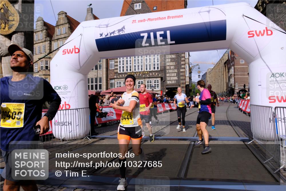 13.09.2026 - 21. swb-Marathon Bremen Tim E. http://msf.ph/oto/10327685 13.09.2026 11:02:11 Ziel 10257, 10409, 10444, 10617, 10817, 10924, 11115, 11268, 11369, 11412, 11413, 11436, 11479, 11486, 11668, 11747, 11859, 12095, 12145, 12360, 12379, 12412, 12466, 12506 meine-sportfotos.de