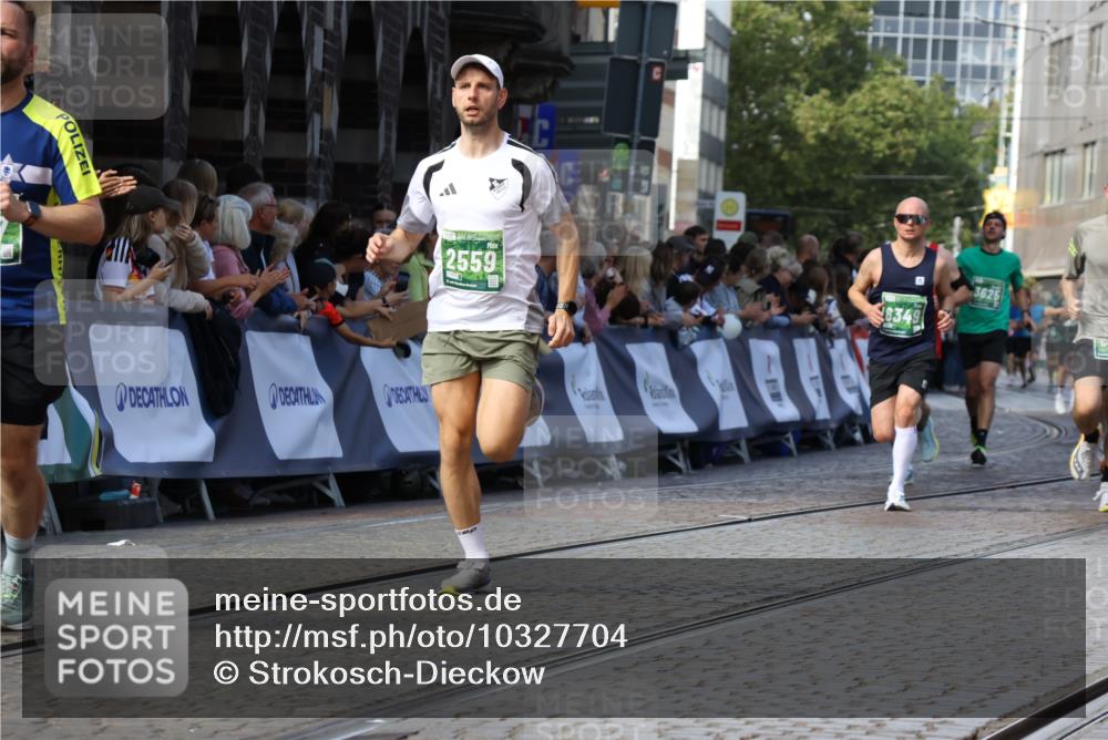 13.09.2026 - 21. swb-Marathon Bremen Strokosch-Dieckow http://msf.ph/oto/10327704 13.09.2026 13:12:58 Ziel 1517, 2362, 2480, 3054, 3988, 4560, 4605, 4879, 5416, 6796, 8029, 9775, 9803, 13106, 313, 621, 868, 987, 1207, 2498, 2559, 3625, 4582, 5345, 5769, 6349, 7874, 8291, 8419, 8464, 9092, 9217 meine-sportfotos.de