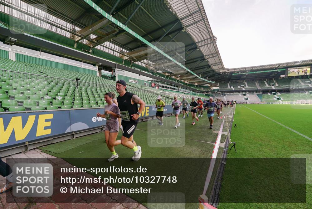 13.09.2026 - 21. swb-Marathon Bremen Michael Burmester http://msf.ph/oto/10327748 13.09.2026 13:33:05 Laufen im Stadion 155, 344, 350, 386, 428, 490, 594, 617, 690, 765, 786, 787, 1001, 1051, 1098, 1133, 1142, 1292, 1326, 1377, 1427, 1557, 1591, 1592, 1661, 1760, 1801, 1869, 1897, 1923, 1996, 2077, 2132, 2226, 2230, 2231, 2253, 2270, 2274, 2320, 2344, 2374, 2399, 2400, 2456, 2479, 2514, 2515, 2523, 2539, 2543, 2556, 2616, 2630, 2649, 2718, 2757, 2769, 2787, 2848, 2945, 2982, 3014, 3140, 3223, 3350, 3379, 3443, 3503, 3572, 3577, 3601, 3614, 3644, 3736, 3746, 3797, 3875, 3901, 3911, 3952 meine-sportfotos.de