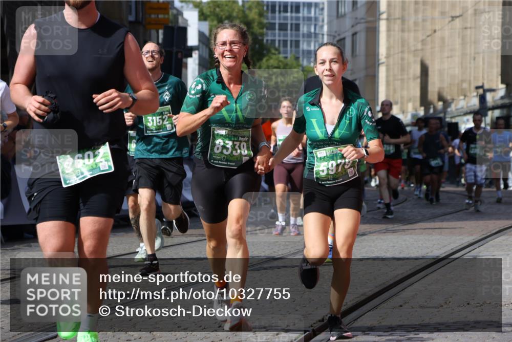 13.09.2026 - 21. swb-Marathon Bremen Strokosch-Dieckow http://msf.ph/oto/10327755 13.09.2026 13:31:22 Ziel 217, 244, 1189, 1398, 1479, 2513, 2802, 2902, 3360, 3800, 4251, 4647, 5600, 5846, 6307, 6419, 6732, 7198, 7359, 7637, 7760, 7798, 7882, 8382, 8543, 8616, 9274, 9290, 9507, 9767, 9937, 9958, 9962, 9969, 9976, 9977, 13152, 13215, 922, 1600, 2602, 2707, 3152, 3343, 3392, 3579, 3859, 4258, 4273, 4692, 4889, 5504, 6039, 6147, 6581, 6968, 6971, 7032, 8042, 8205, 8239, 8364, 8495, 8522, 9155, 9293, 9903 meine-sportfotos.de