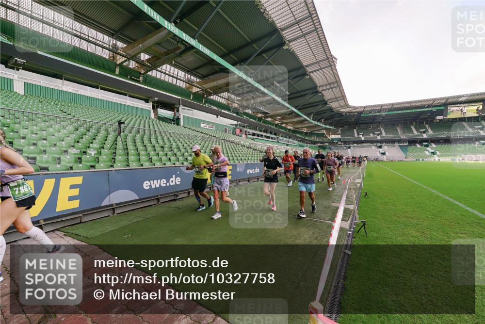 13.09.2026 - 21. swb-Marathon Bremen Michael Burmester http://msf.ph/oto/10327758 13.09.2026 13:33:07 Laufen im Stadion 155, 344, 350, 386, 428, 490, 594, 617, 690, 765, 786, 787, 1001, 1051, 1098, 1133, 1292, 1326, 1377, 1427, 1557, 1591, 1592, 1661, 1760, 1801, 1869, 1897, 1923, 1996, 2077, 2132, 2226, 2230, 2231, 2253, 2270, 2274, 2320, 2344, 2374, 2399, 2400, 2456, 2479, 2514, 2515, 2523, 2539, 2543, 2556, 2616, 2630, 2649, 2718, 2757, 2769, 2787, 2848, 2945, 2982, 3014, 3350, 3379, 3443, 3503, 3572, 3577, 3601, 3614, 3644, 3746, 3797, 3875, 3901, 3911, 3952, 4001 meine-sportfotos.de