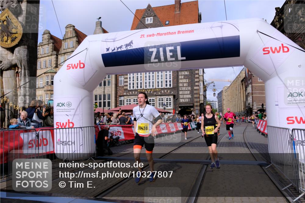 13.09.2026 - 21. swb-Marathon Bremen Tim E. http://msf.ph/oto/10327807 13.09.2026 11:02:15 Ziel 10257, 10409, 10444, 10500, 10617, 10803, 10817, 10924, 11115, 11268, 11369, 11412, 11413, 11436, 11859, 12016, 12095, 12145, 12360, 12379, 12412, 12466, 12506 meine-sportfotos.de