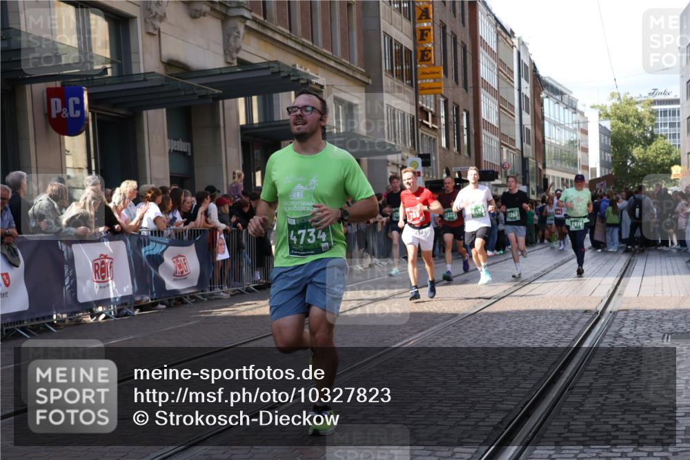 13.09.2026 - 21. swb-Marathon Bremen Strokosch-Dieckow http://msf.ph/oto/10327823 13.09.2026 13:20:54 Ziel 226, 854, 1191, 2979, 3450, 3534, 3933, 4234, 4362, 4445, 4484, 4519, 4734, 6357, 6970, 8237, 8323, 8408, 8622, 8791, 8971, 9267, 9268, 9514, 9900, 13120, 541, 769, 876, 1056, 1528, 1881, 2425, 2640, 3356, 3866, 4126, 4174, 4316, 4357, 4465, 4482, 4612, 5161, 5213, 5855, 5954, 6177, 6401, 6680, 7411, 7517, 7902, 8005, 8141, 8804, 8971, 9162, 9691, 9949, 13126 meine-sportfotos.de