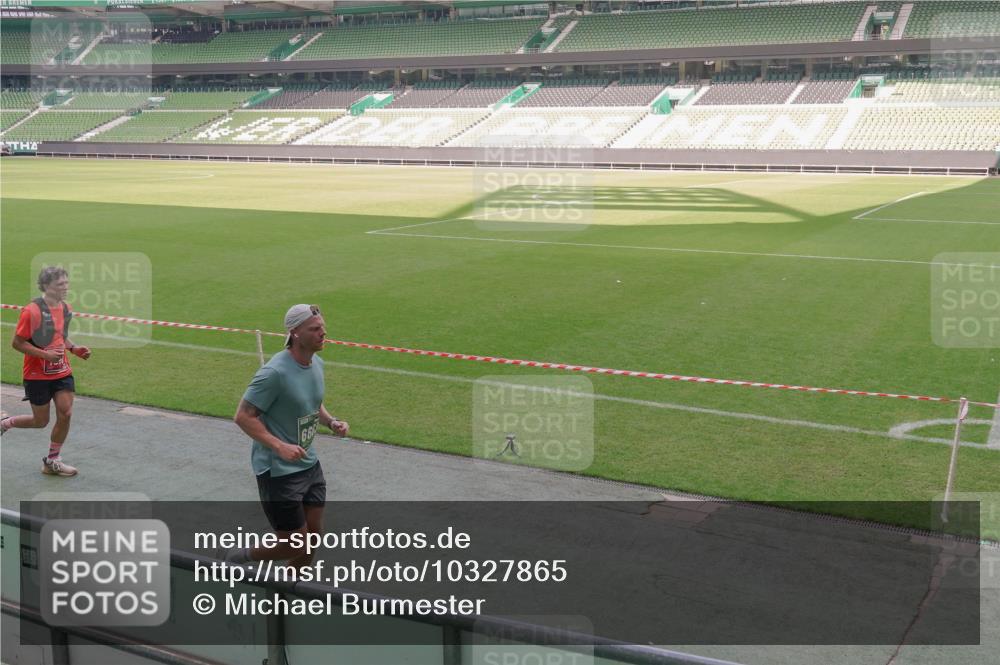 13.09.2026 - 21. swb-Marathon Bremen Michael Burmester http://msf.ph/oto/10327865 13.09.2026 12:57:53 Laufen im Stadion 141, 148, 334, 431, 511, 672, 769, 776, 789, 790, 857, 909, 1010, 1119, 1130, 1191, 1199, 1254, 1281, 1535, 1601, 1642, 1647, 1752, 1809, 1881, 1900, 1931, 1933, 1972, 2046, 2051, 2075, 2324, 2343, 2371, 2397, 2402, 2423, 2425, 2473, 2493, 2634, 2640, 2671, 2761, 2771, 2807, 2903, 2904, 3051, 3078, 3138, 3148, 3182, 3186, 3319, 3338, 3450, 3458, 3514, 3534, 3560, 3634, 3655, 3685, 3690, 3695, 3760, 3813, 3866, 3933, 3939, 4101, 4120, 4174, 4316, 205 meine-sportfotos.de